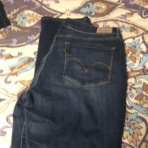 Levi’s mid rise skinny